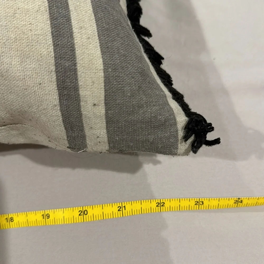 Halloween pillow with zipper closure